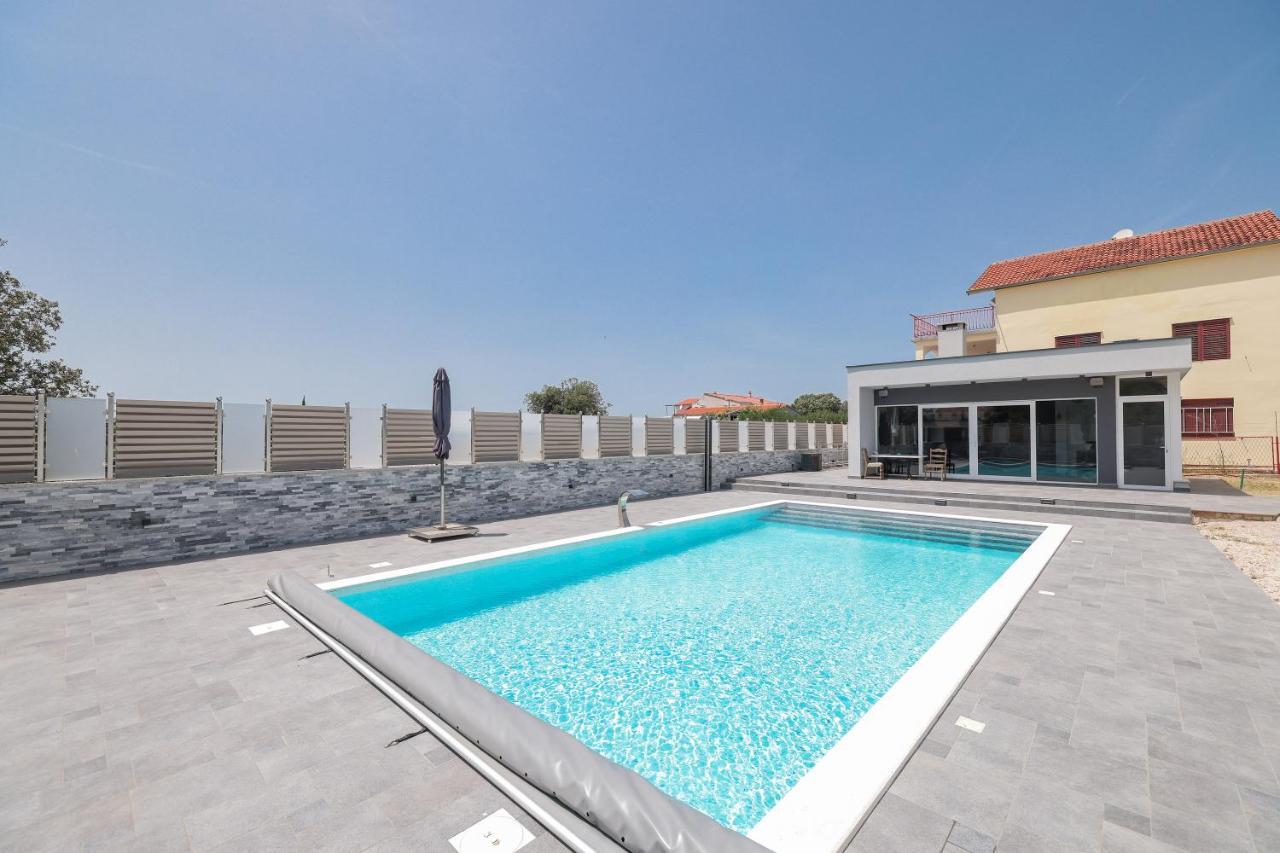 Apartments Nicola With Private Pool บาร์บินเย ภายนอก รูปภาพ