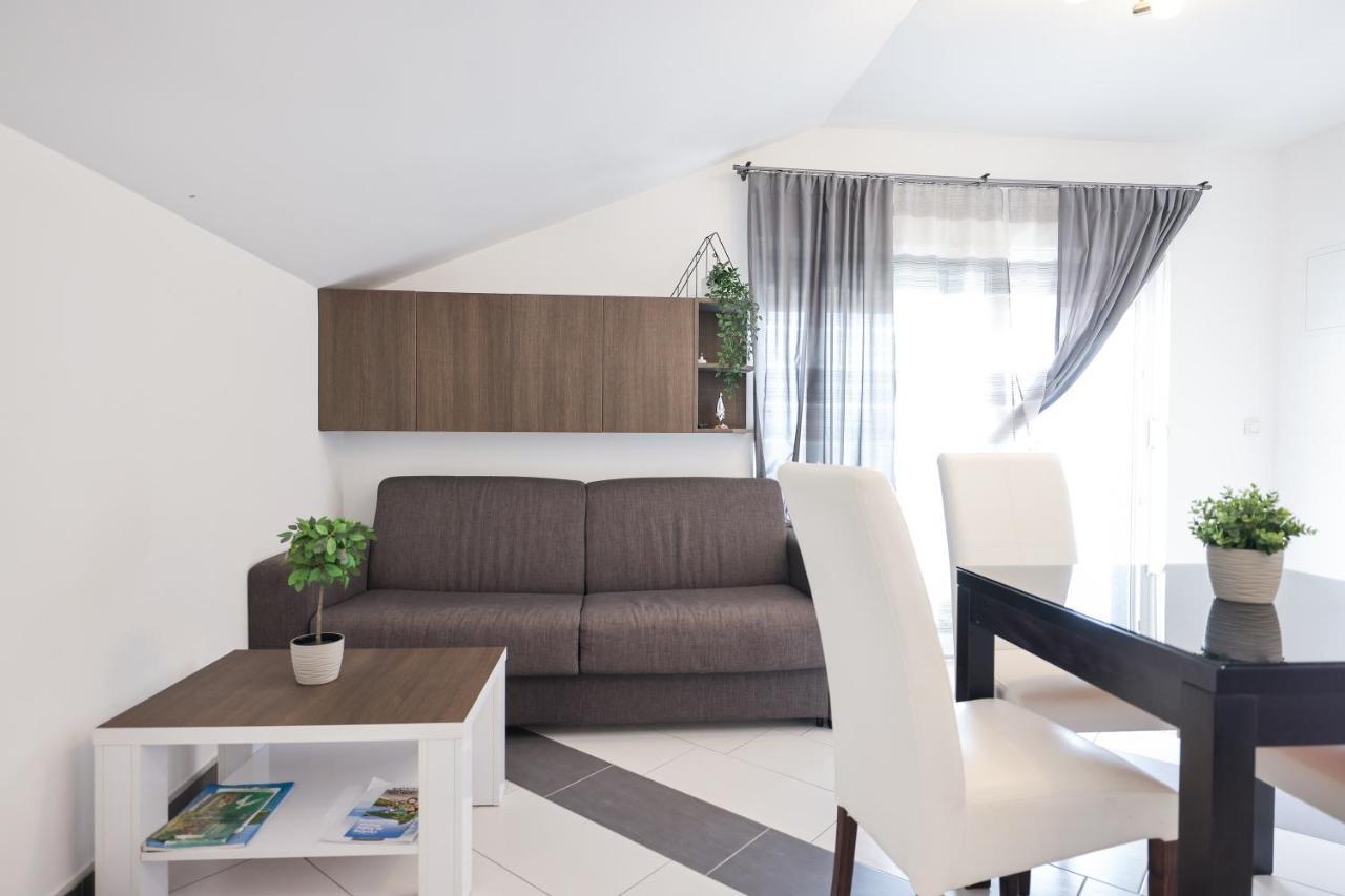 Apartments Nicola With Private Pool บาร์บินเย ภายนอก รูปภาพ