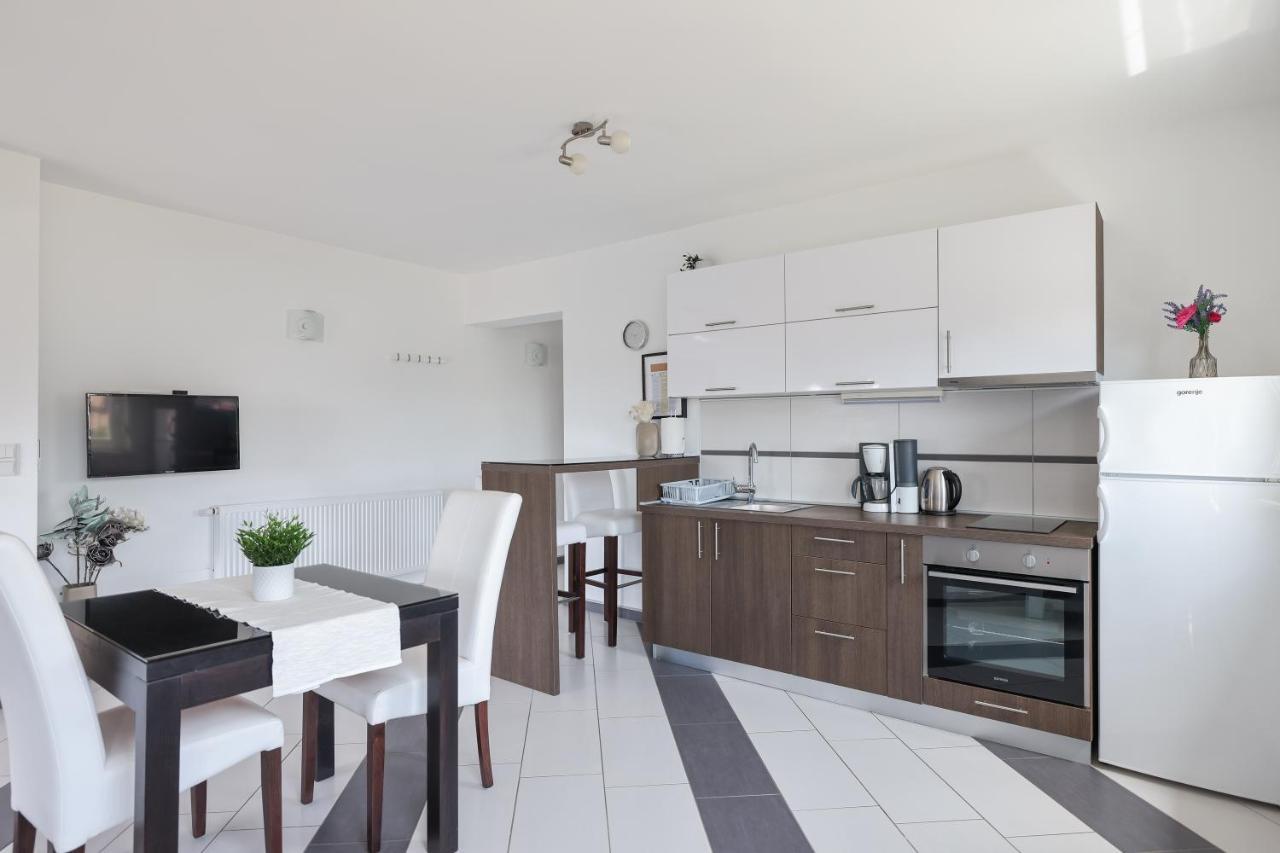 Apartments Nicola With Private Pool บาร์บินเย ภายนอก รูปภาพ