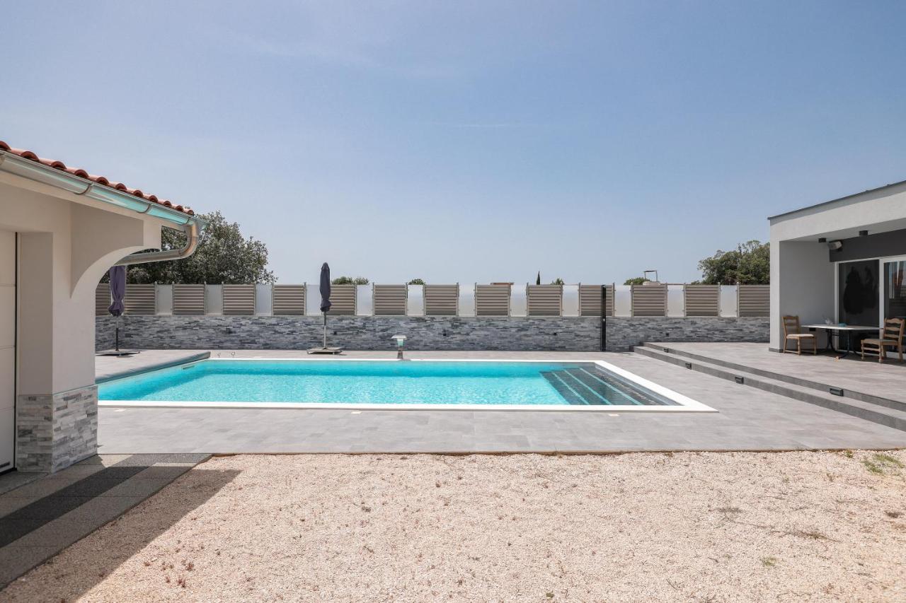 Apartments Nicola With Private Pool บาร์บินเย ภายนอก รูปภาพ